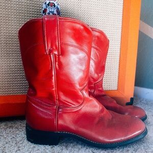 Vintage Justin Red cowboy Boots. Size 8